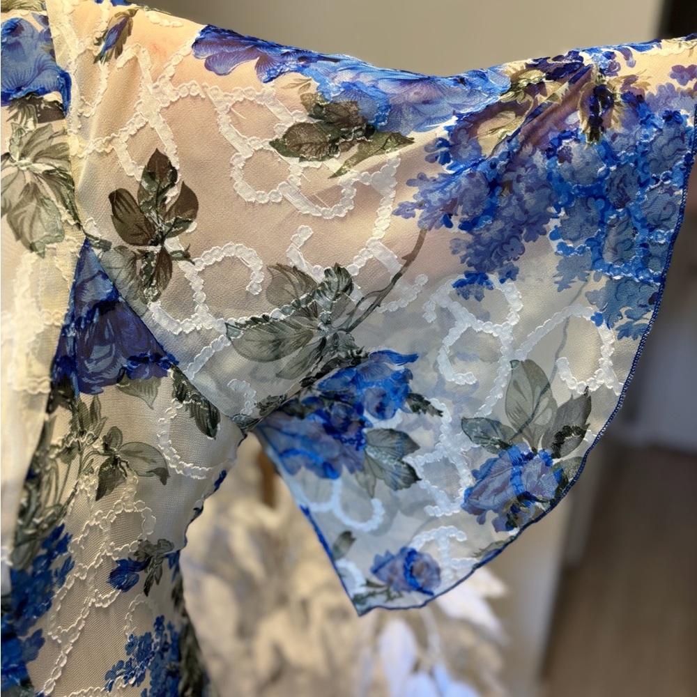 Blue Floral Sheer Maxi Dress. Fully lined. Tailored. Size 1X - Picture 7 of 8